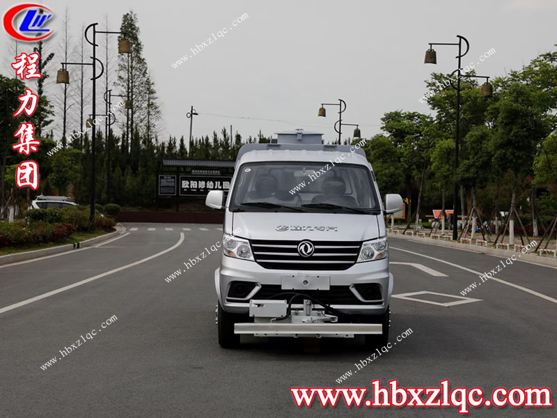 程力集團(tuán)東風(fēng)小康路面清洗車助力城市清潔“保衛(wèi)戰(zhàn)”