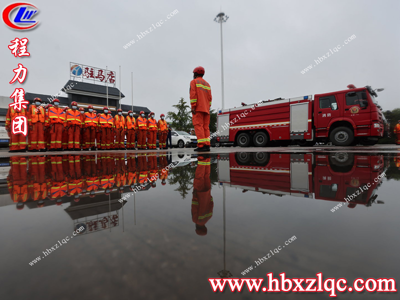 面對(duì)暴雨來臨，鄭州是一所溫暖的城市，困境中大家共同守望度難